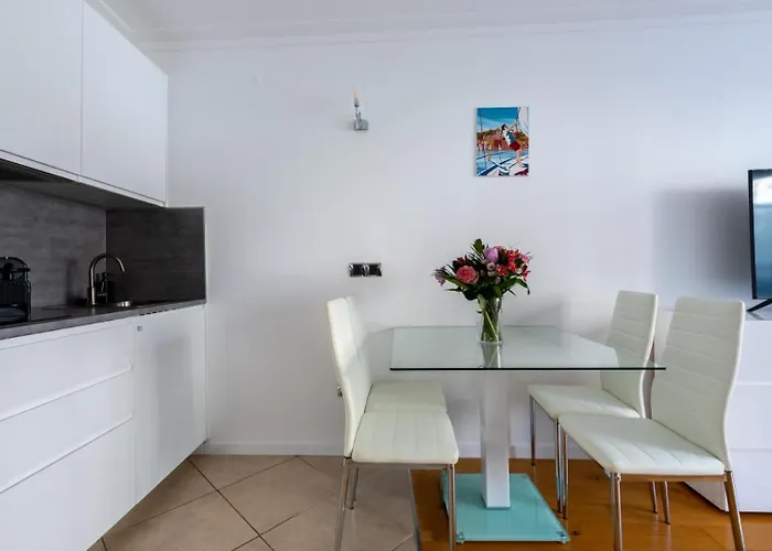 Azur Central Flat